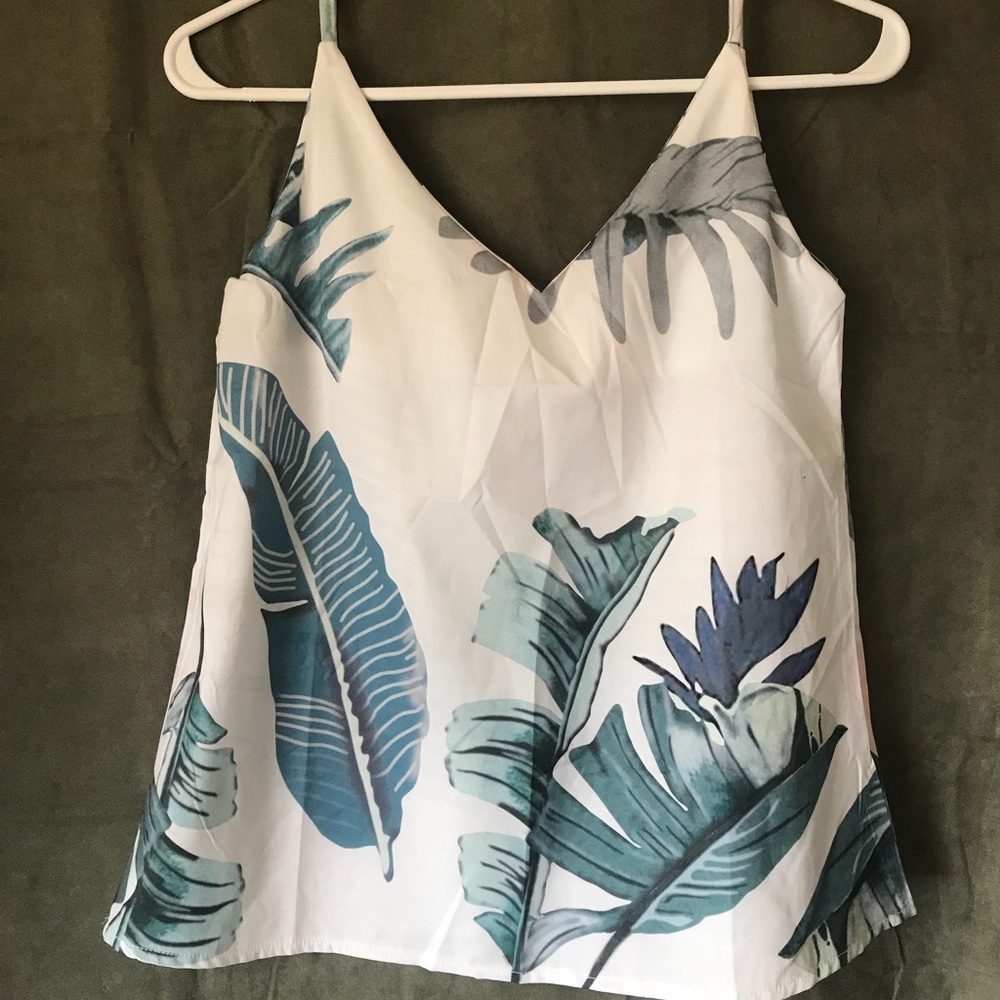 Leaf Patterned Tank